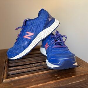 New Balance Kid's 680v5 Tech Ride Running Shoe Blue and Red Size 1.5